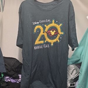 Disney Cruise Line adult Tee - Black with Yellow and Red Graphic size xl